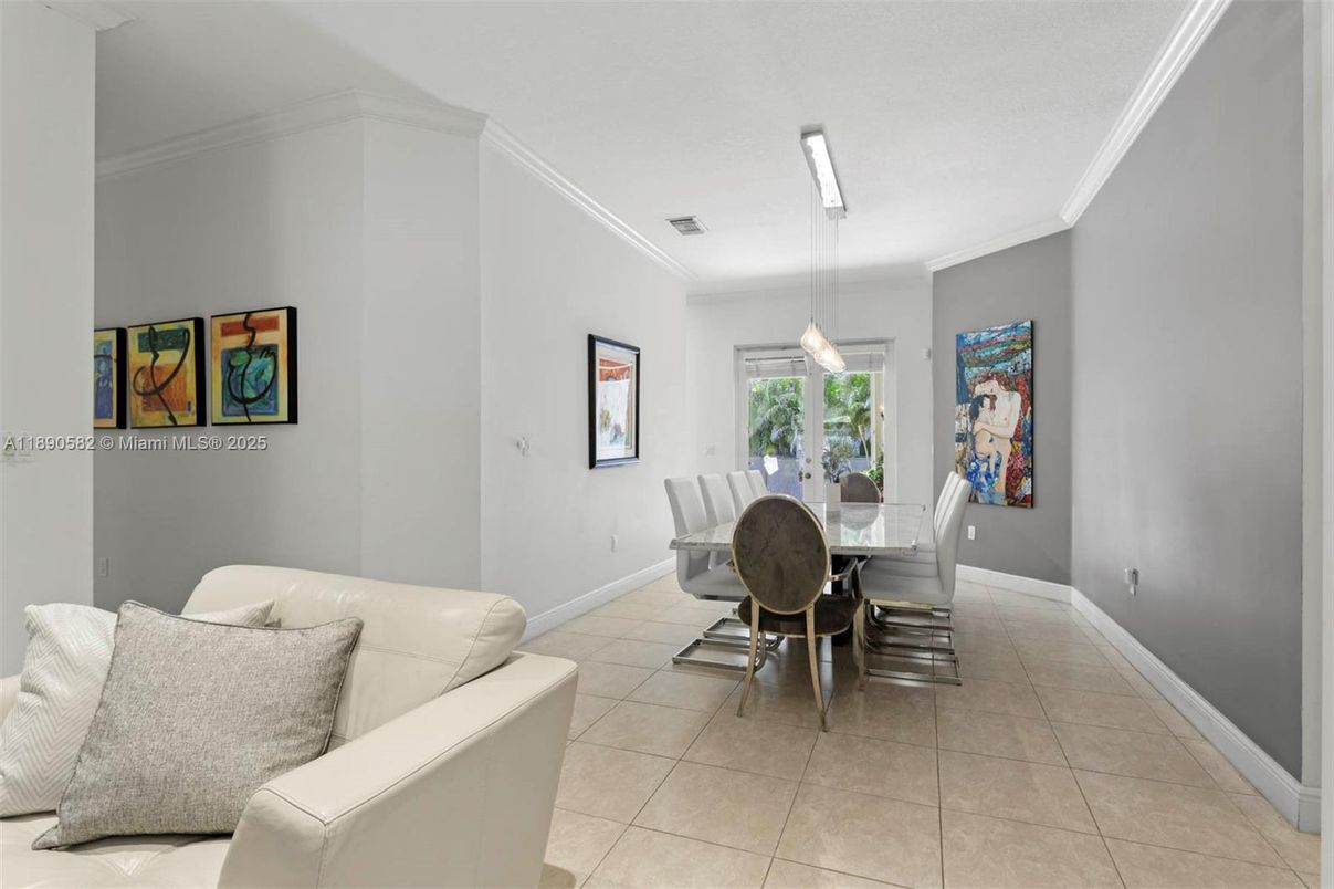 Dining room, Interior, Pendant Lights