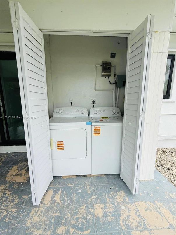 Interior, Utility Closets, Washer