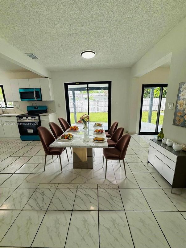 Dining room, Interior, Kitchen, Marble, Recessed Lighting