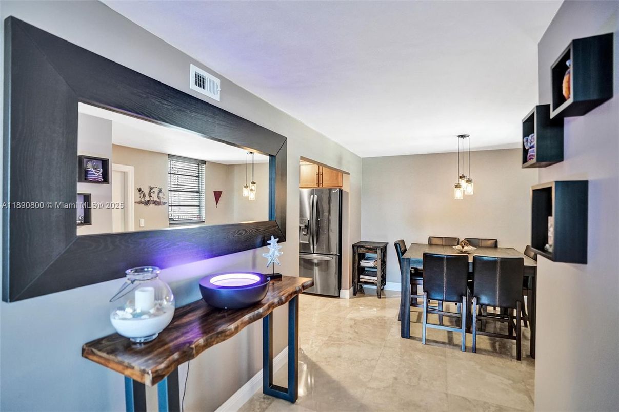 Dining room, Interior, Kitchen, Pendant Lights, Stainless Steel Appliances
