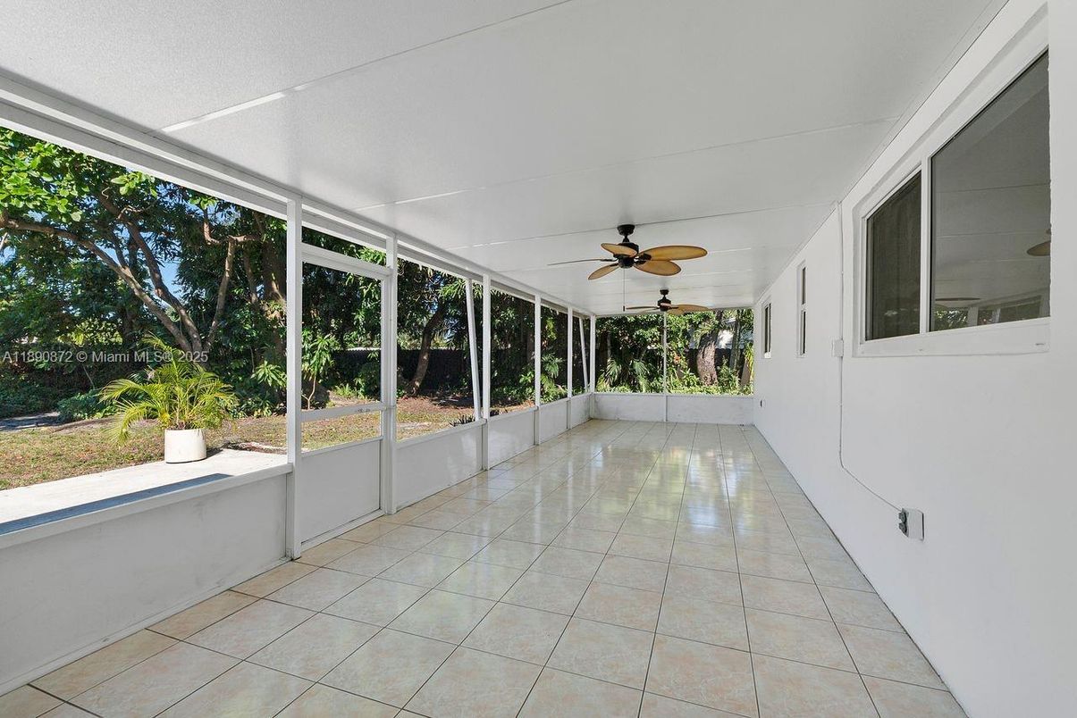 Empty room, Interior, Sun Room