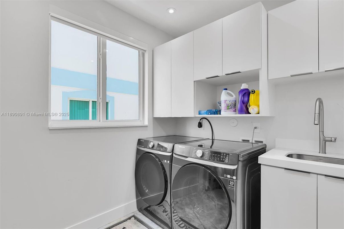 Interior, Recessed Lighting, Washer
