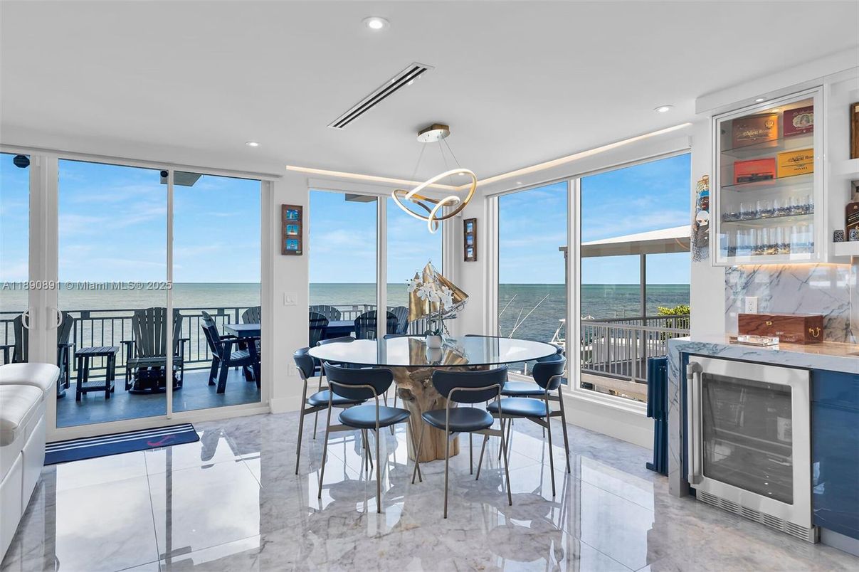 Dining room, Interior, Marble, Recessed Lighting, Water