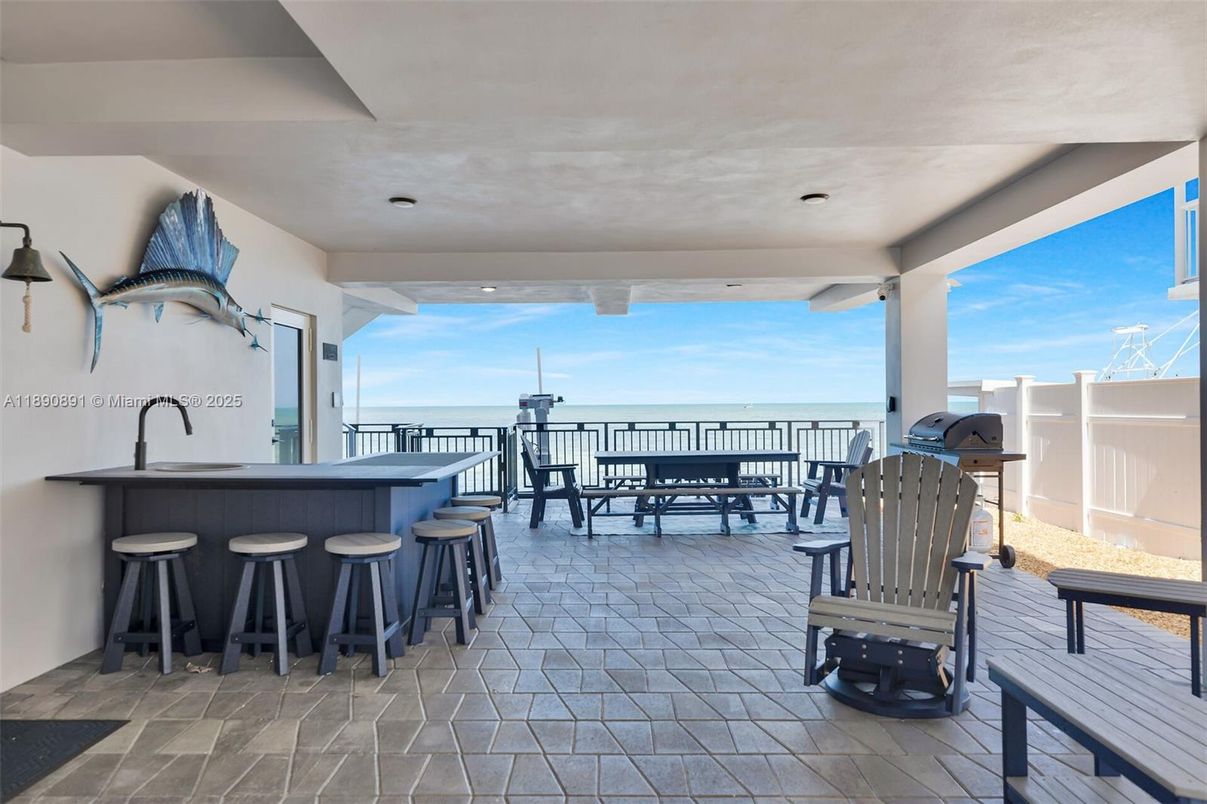 Exterior, Recessed Lighting, Water