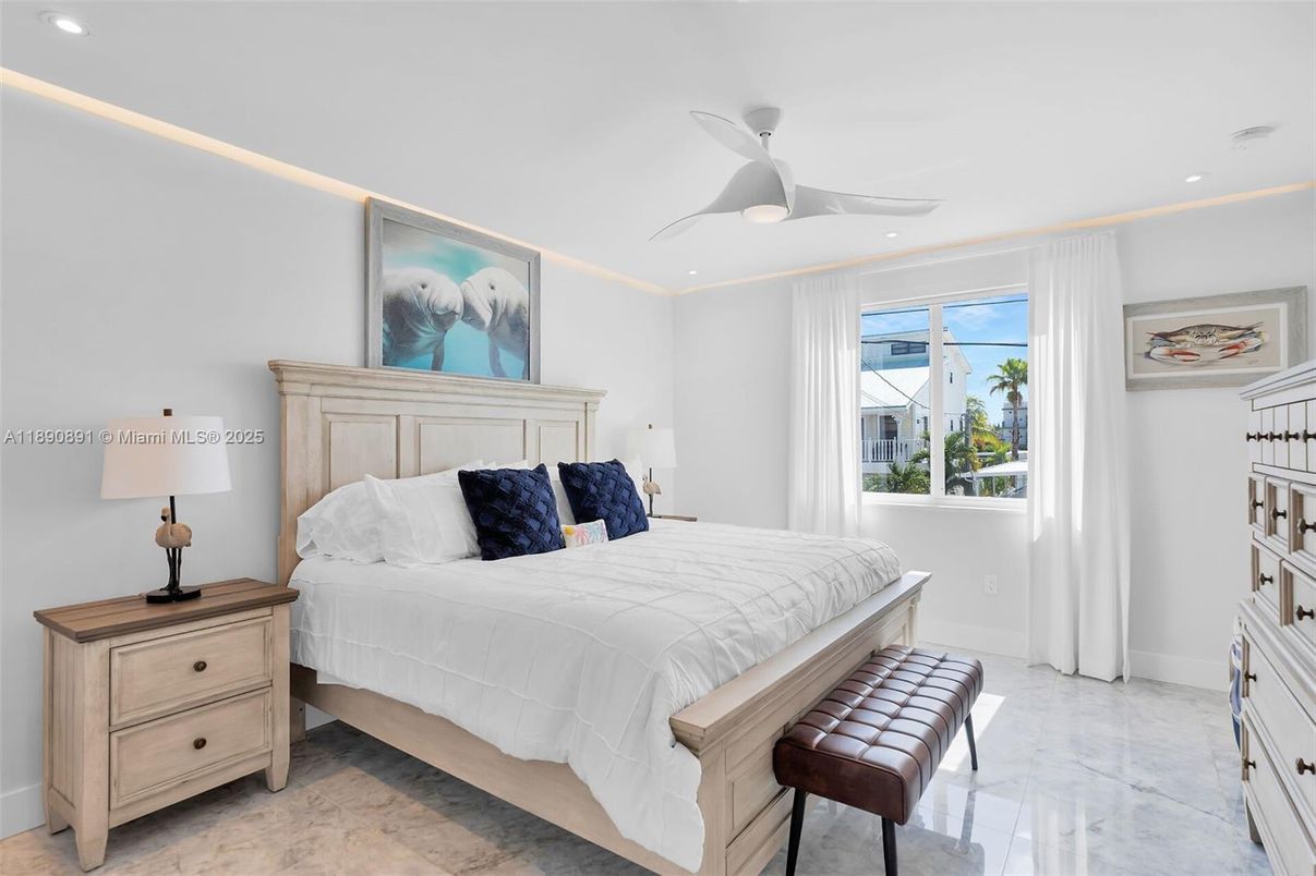 Bedroom, Interior, Marble, Recessed Lighting