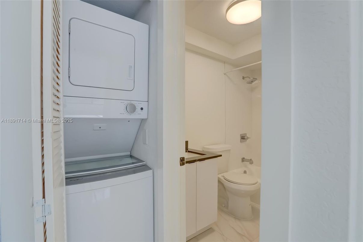 Bathroom, Interior, Marble, Utility Closets, Washer