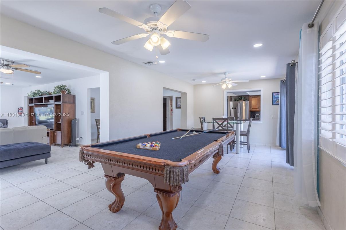 Billiard Table, Game Room, Interior, Recessed Lighting