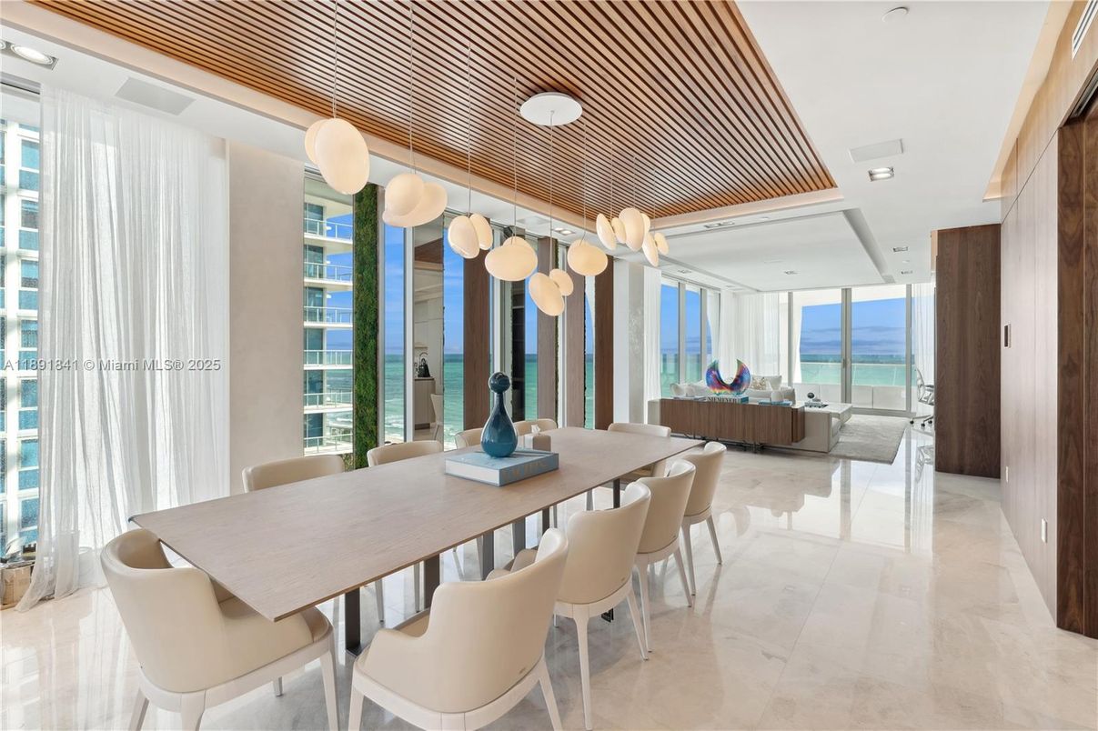 Dining room, Interior, Living room, Pendant Lights, Recessed Lighting, Water