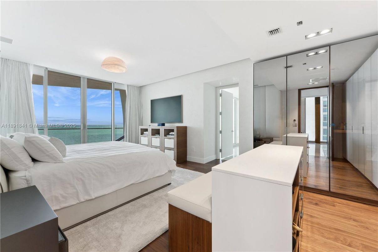 Bedroom, Interior, Water, Wood Texture Flooring