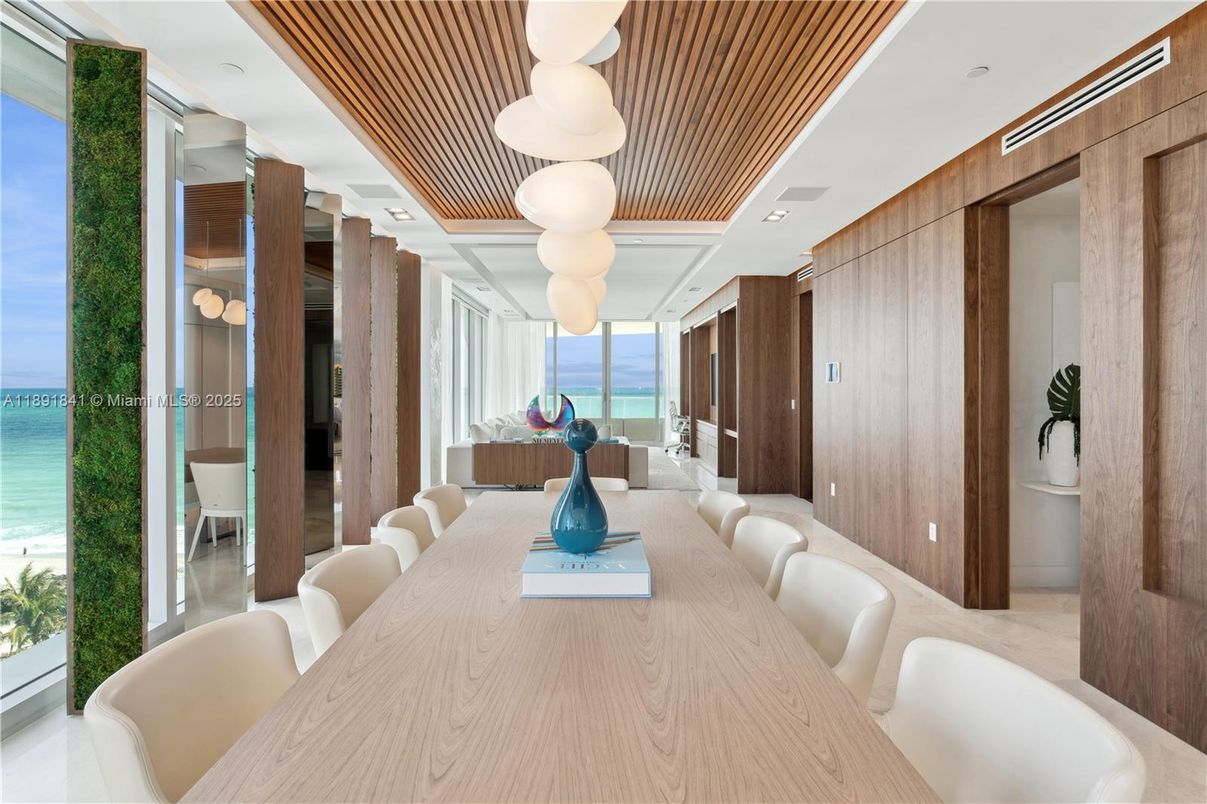 Dining room, Interior, Pendant Lights, Recessed Lighting, Water