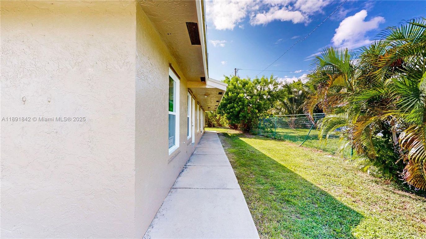Backyard, Exterior