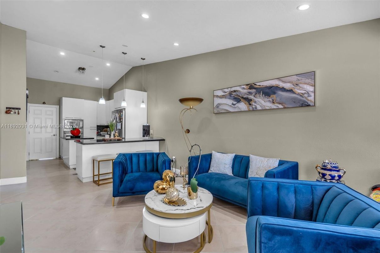 Interior, Kitchen, Living room, Pendant Lights, Recessed Lighting