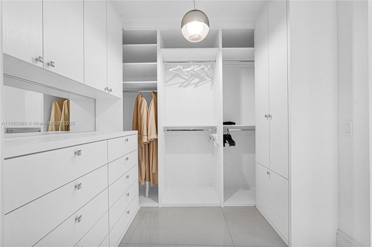 Interior, Walk-in Closets