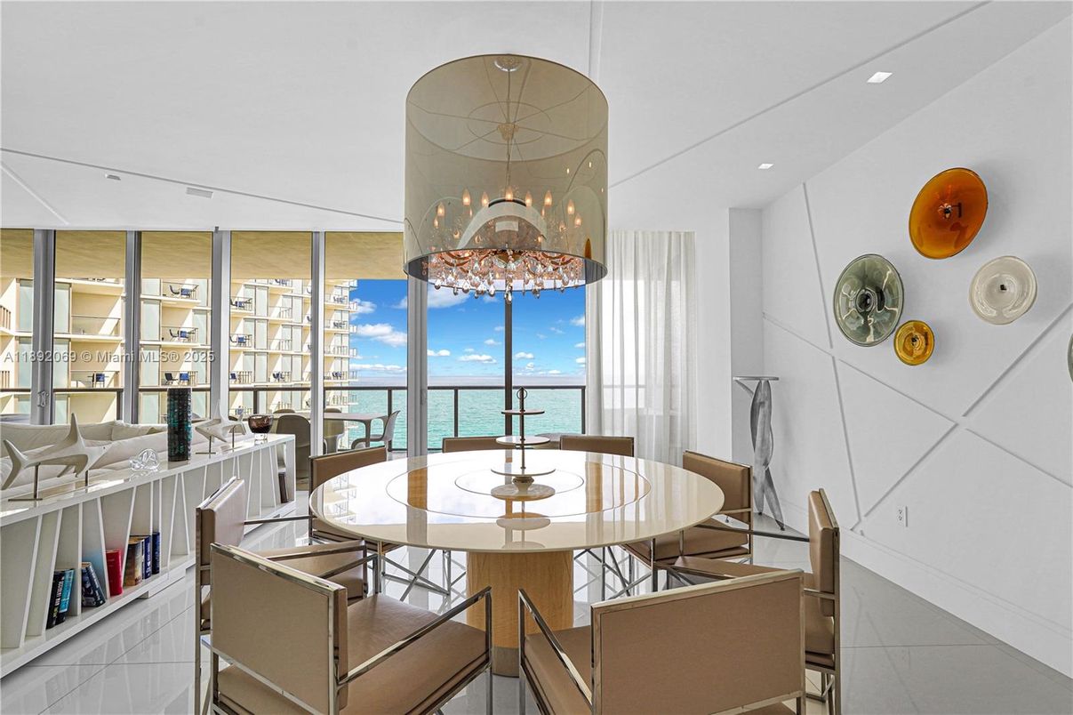 Dining room, Interior, Recessed Lighting, Water