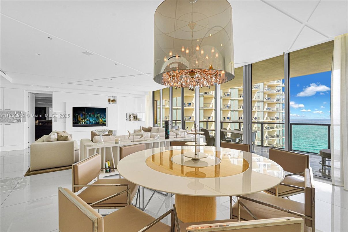 Chandelier, Dining room, Interior, Living room, Water