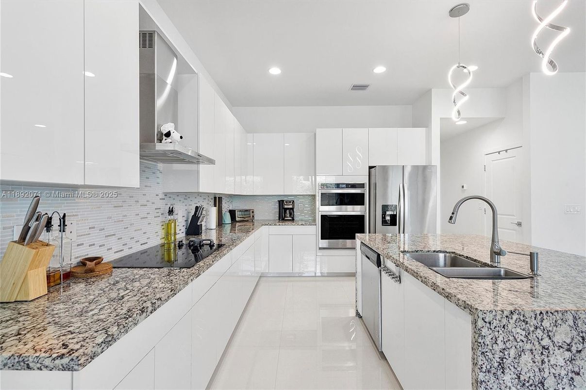 Interior, Kitchen, Pendant Lights, Recessed Lighting, Stainless Steel Appliances