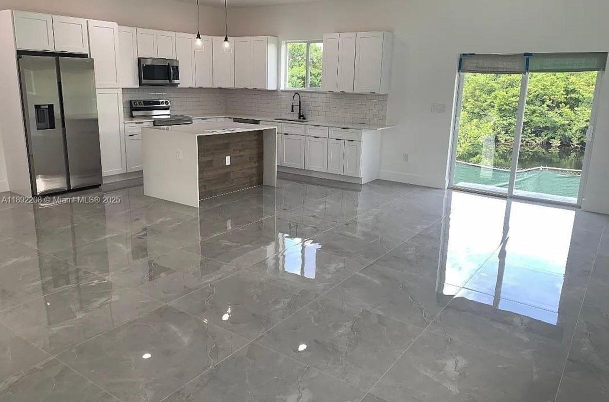 Interior, Kitchen, Pendant Lights, Stainless Steel Appliances