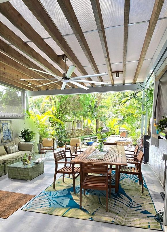 Dining room, Interior, Living room, Sun Room