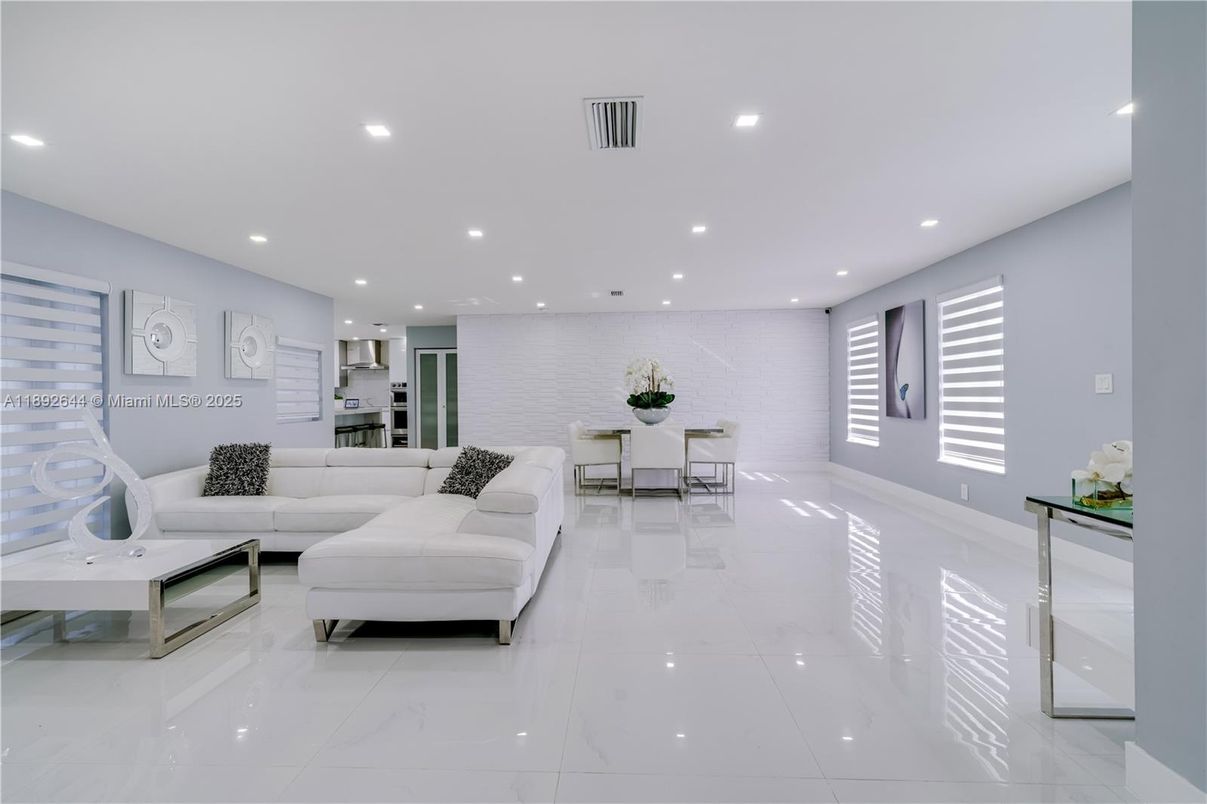 Dining room, Interior, Living room, Recessed Lighting