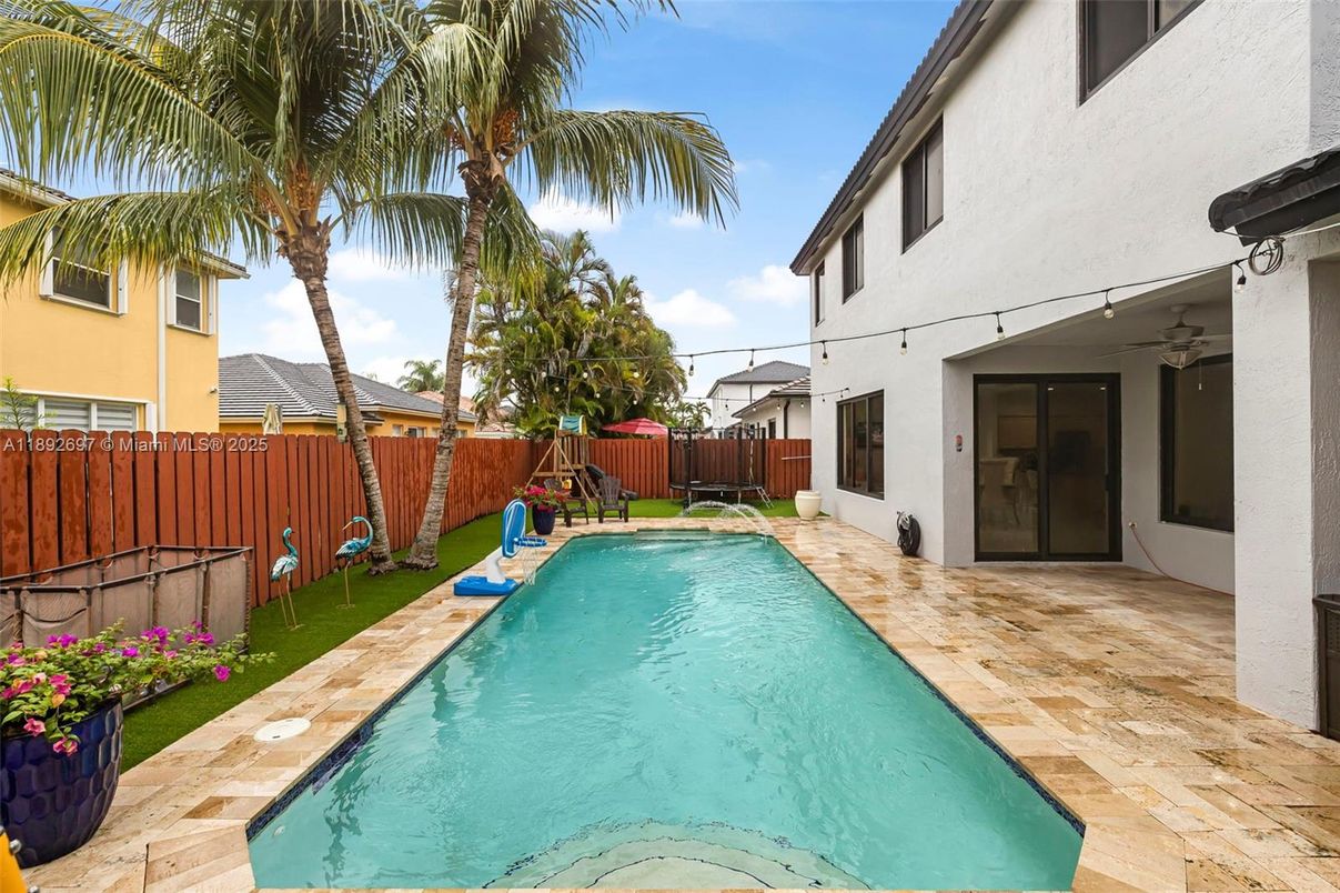 Exterior, Playground, Pool