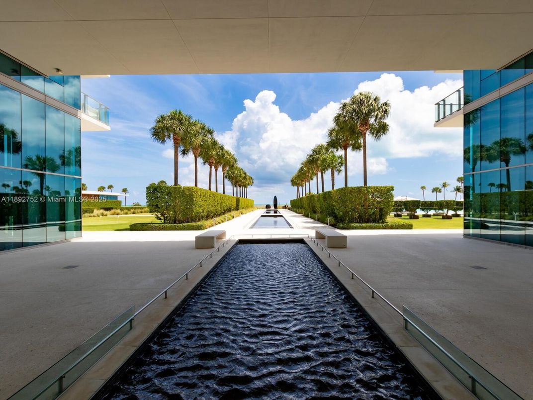 Exterior, Pool, Water