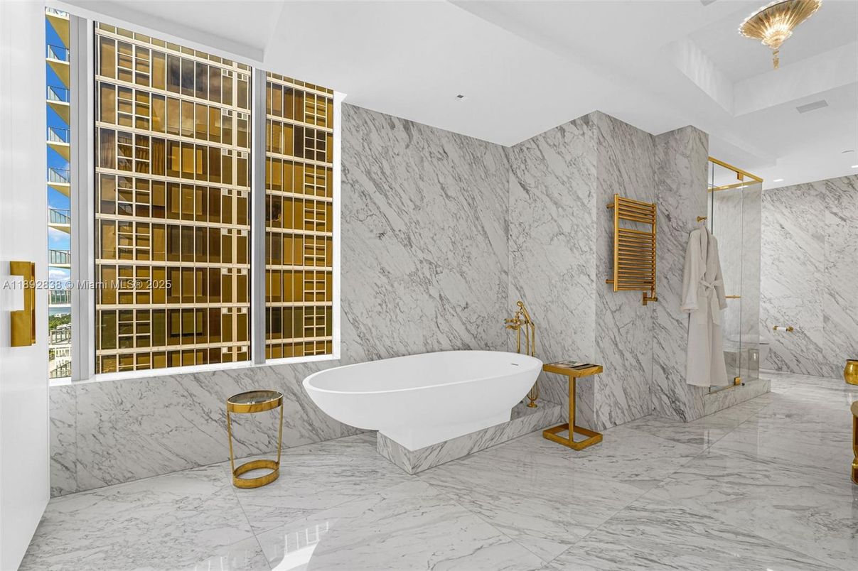 Bathroom, Free Standing Baths, Interior, Marble, Marble Walls