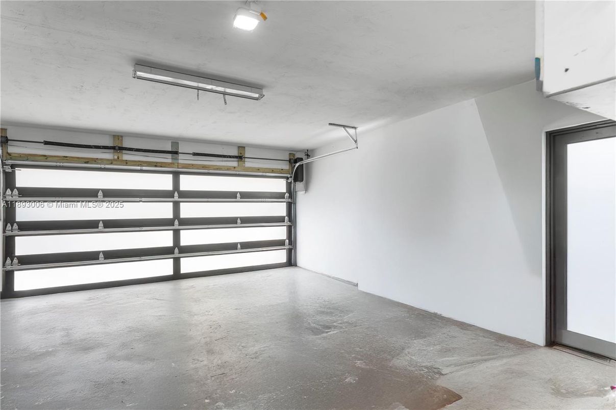 Garage, Interior
