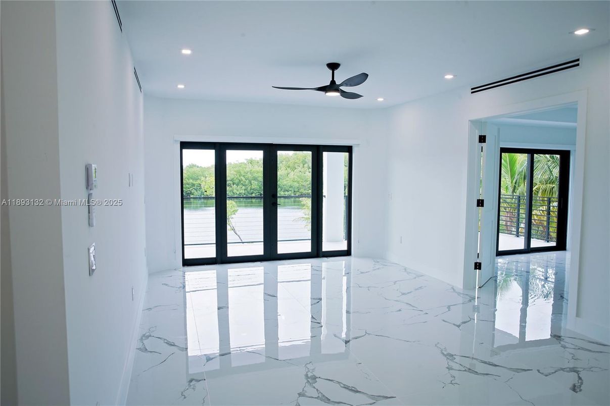 Empty room, Interior, Marble, Recessed Lighting