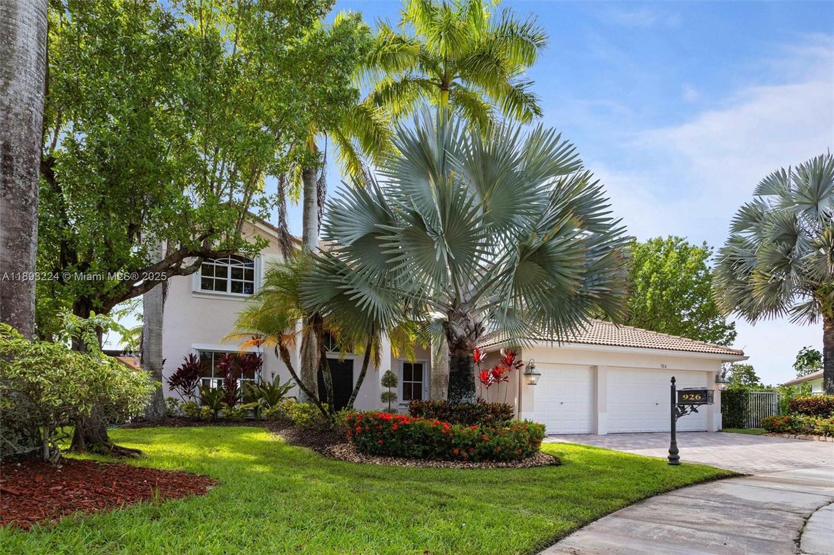 Attached, Exterior, Facade, Spanish Mediterranean