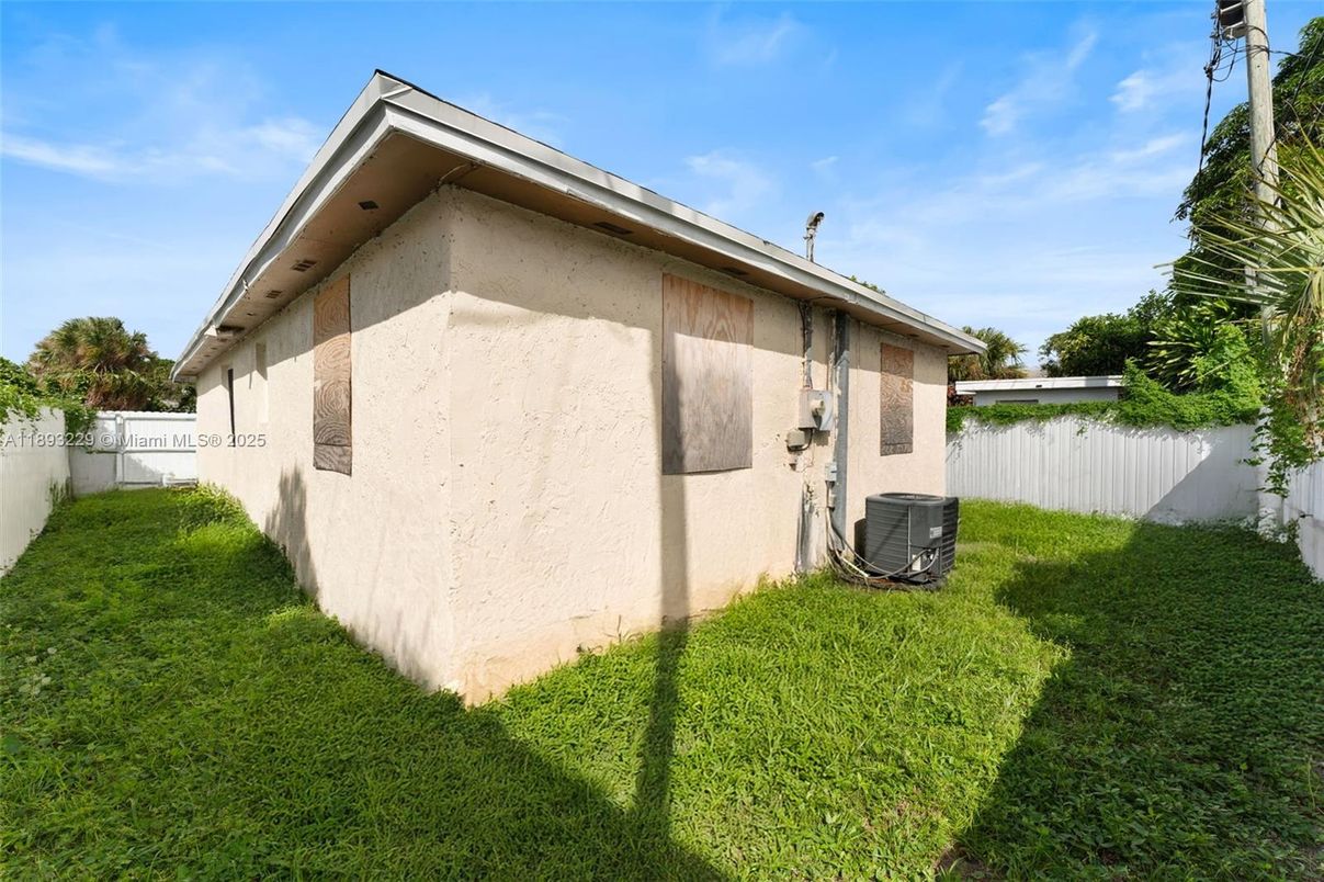 Backyard, Exterior