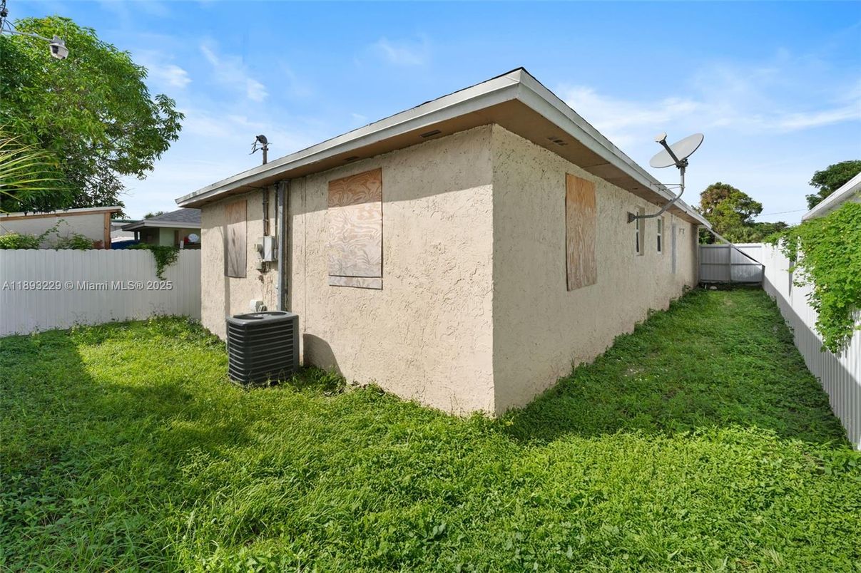 Backyard, Exterior