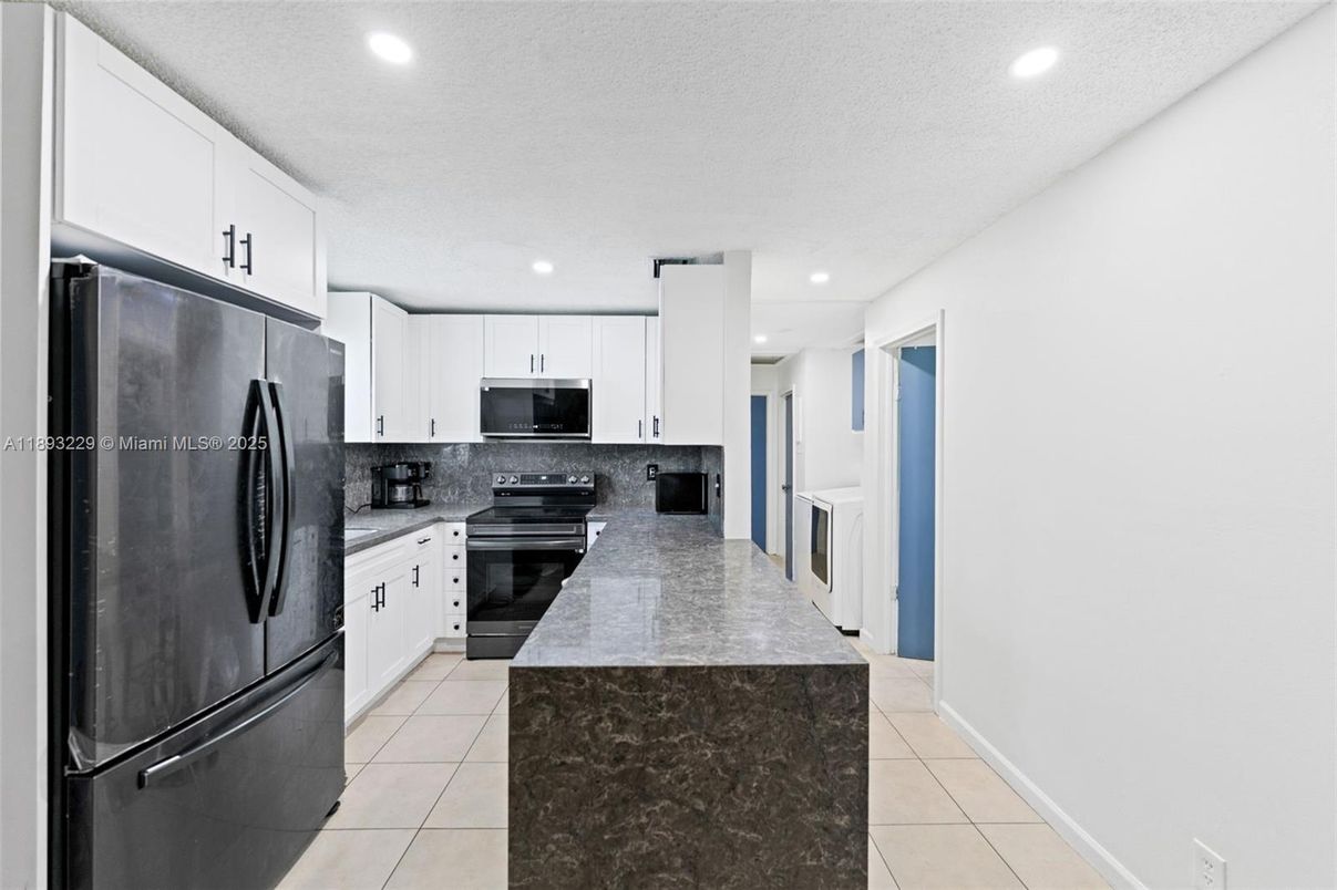 Interior, Kitchen, Recessed Lighting