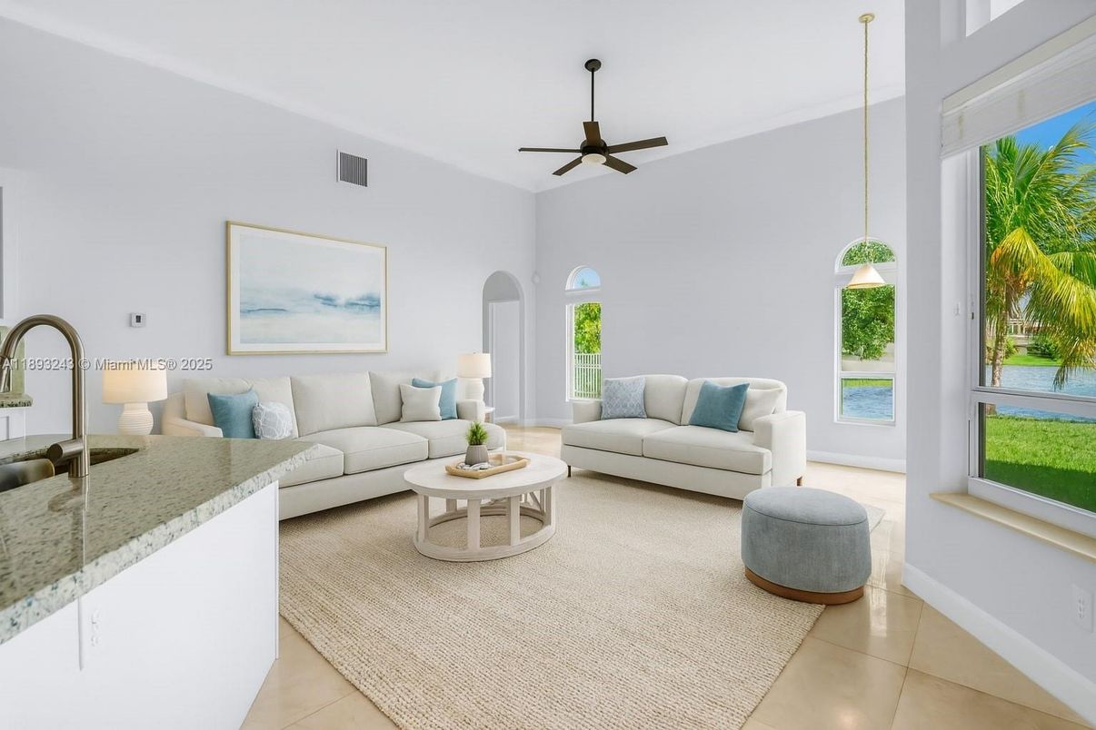 Interior, Living room, Pendant Lights