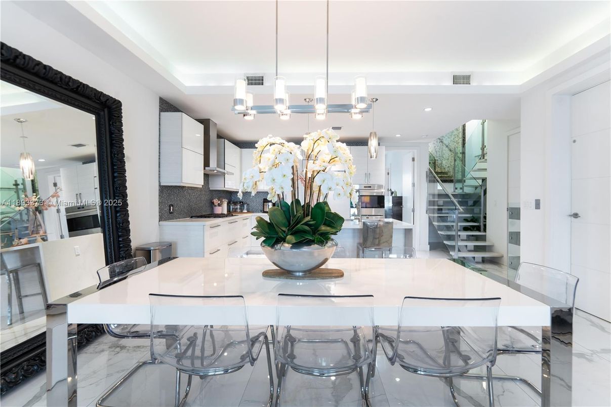 Dining room, Interior, Kitchen, Pendant Lights, Recessed Lighting, Stainless Steel Appliances