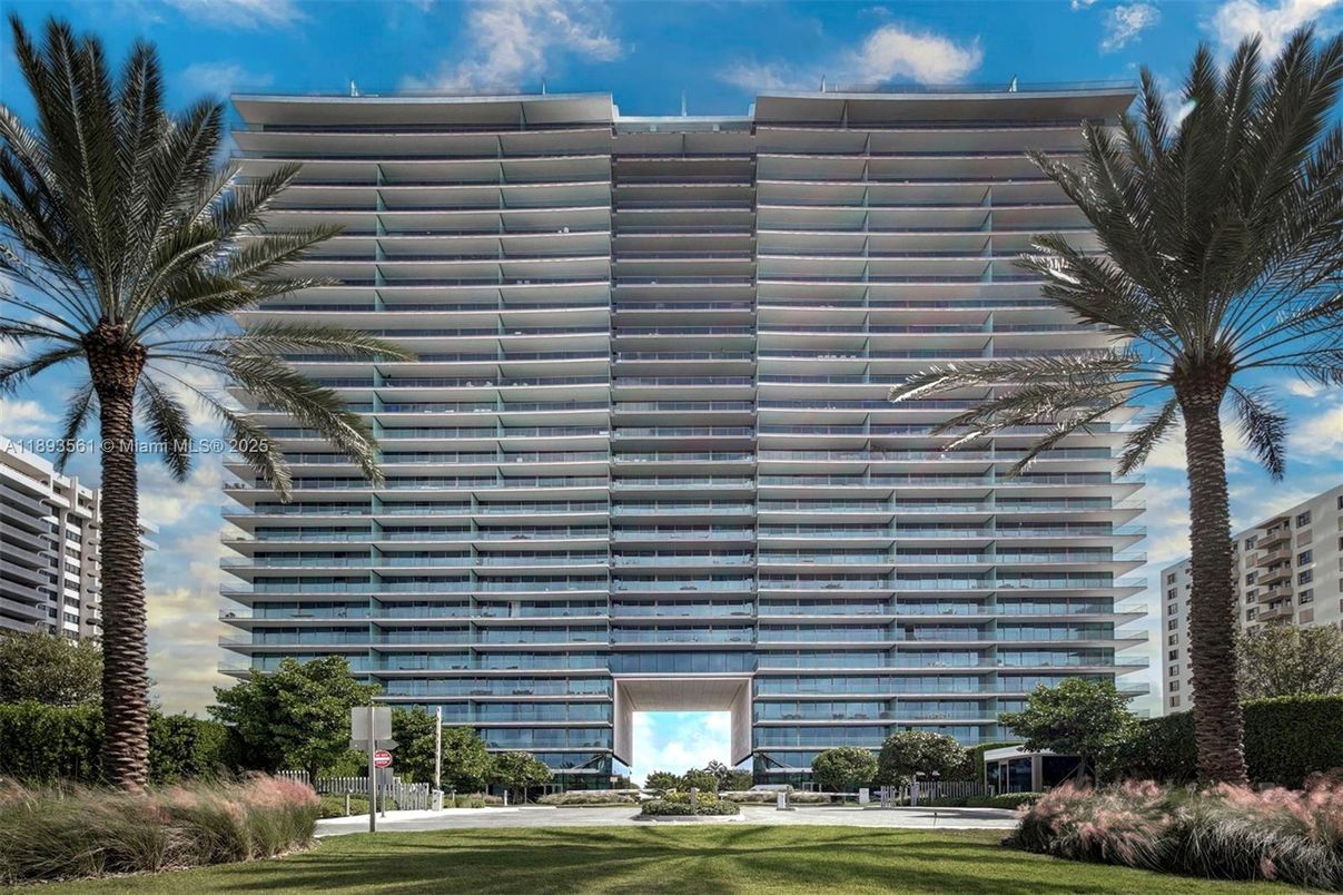 Exterior, Facade, Condo Building