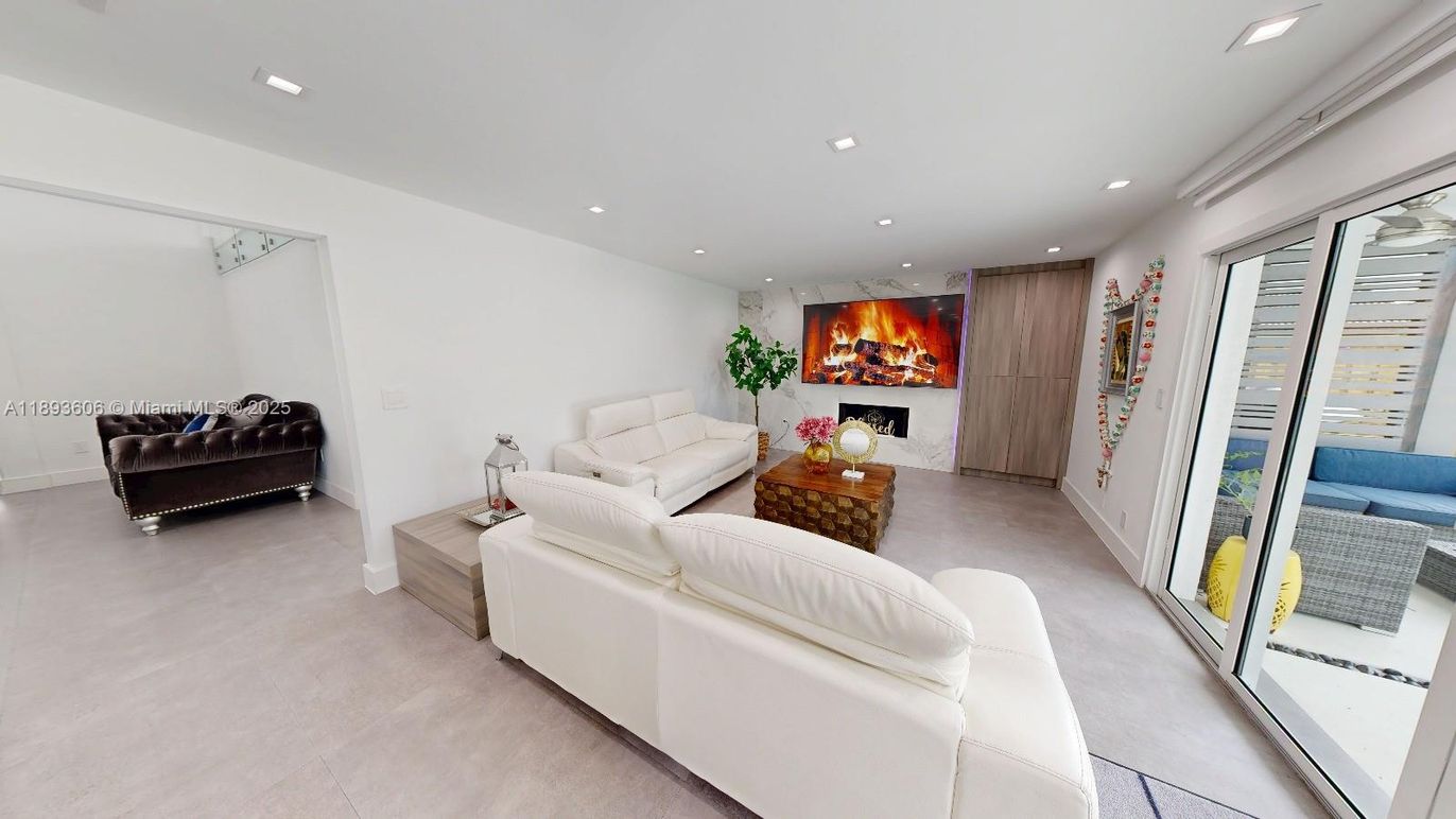 Fireplace, Interior, Living room, Recessed Lighting