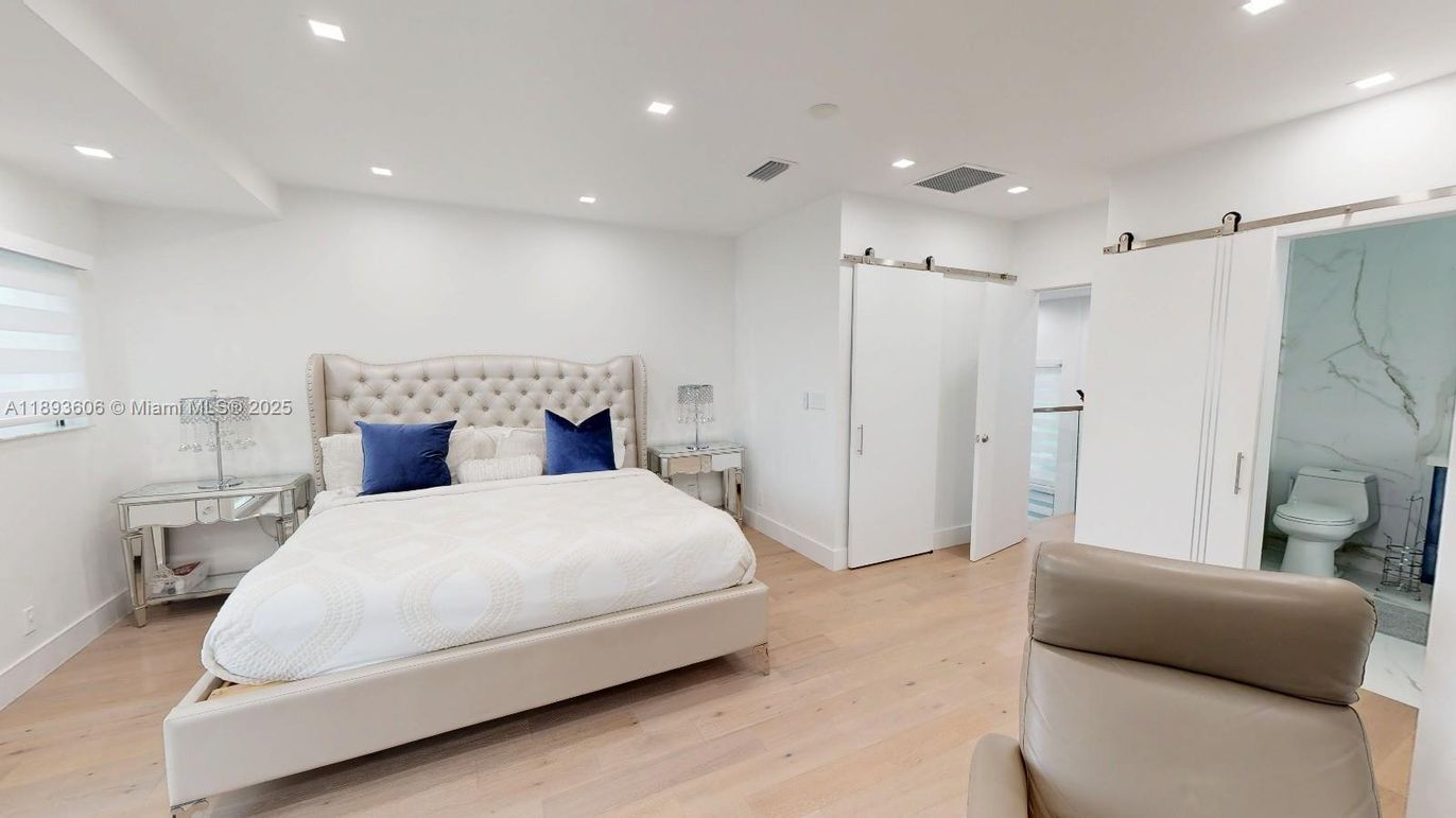 Bathroom, Bedroom, Interior, Recessed Lighting, Wood Texture Flooring