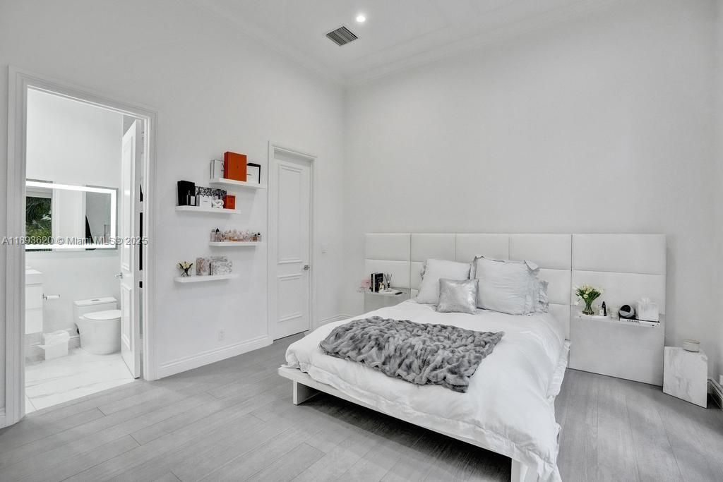 Bathroom, Bedroom, Interior, Recessed Lighting, Wood Texture Flooring