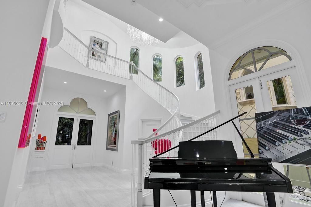 Interior, Piano, Recessed Lighting