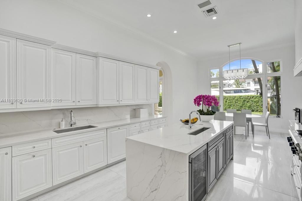 Dining room, Interior, Kitchen, Marble Walls, Pendant Lights, Recessed Lighting