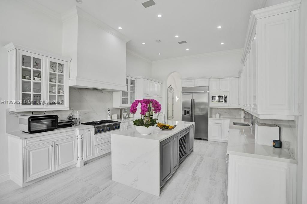 Interior, Kitchen, Marble, Recessed Lighting, Stainless Steel Appliances