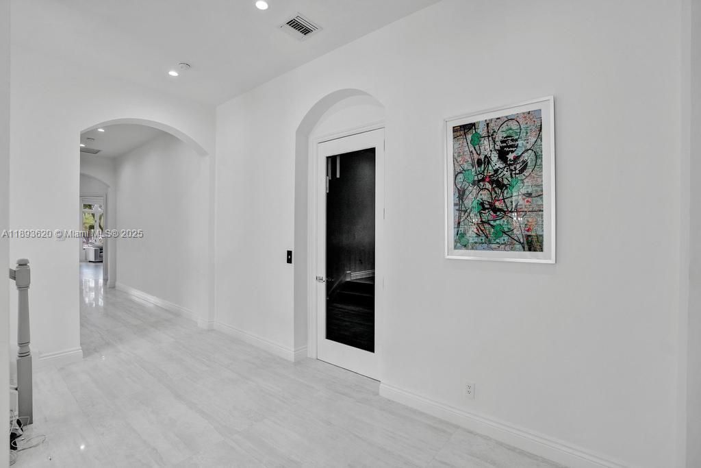 Interior, Recessed Lighting