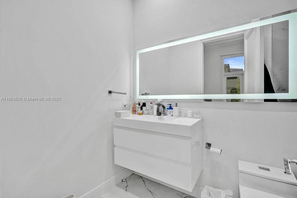 Bathroom, Dual Sink Vanities, Interior, Marble