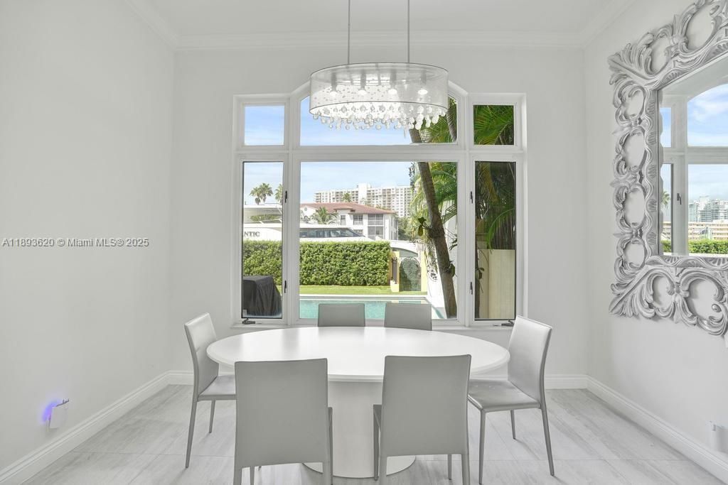 Chandelier, Dining room, Interior, Marble, Pendant Lights