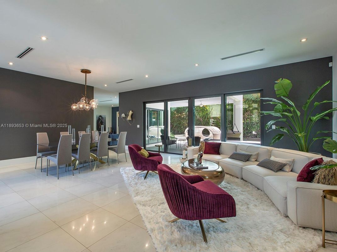 Dining room, Interior, Living room, Pendant Lights, Recessed Lighting