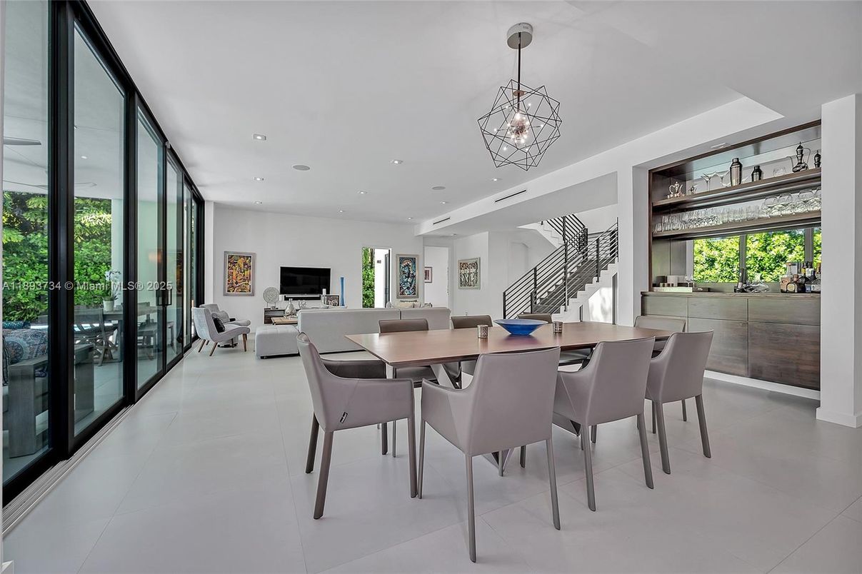 Dining room, Interior, Living room, Pendant Lights, Recessed Lighting
