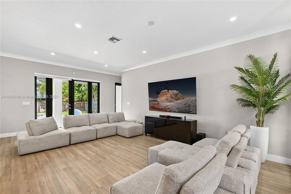 Interior, Living room, Recessed Lighting, Wood Texture Flooring