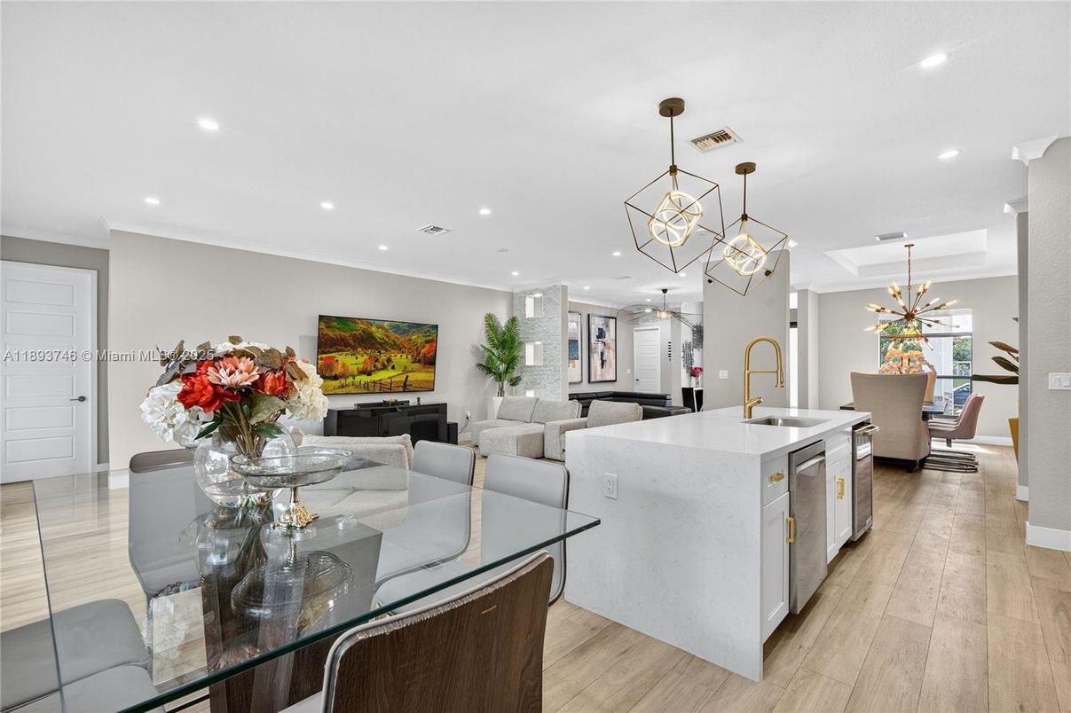 Dining room, Interior, Kitchen, Living room, Pendant Lights, Recessed Lighting, Wood Texture Flooring