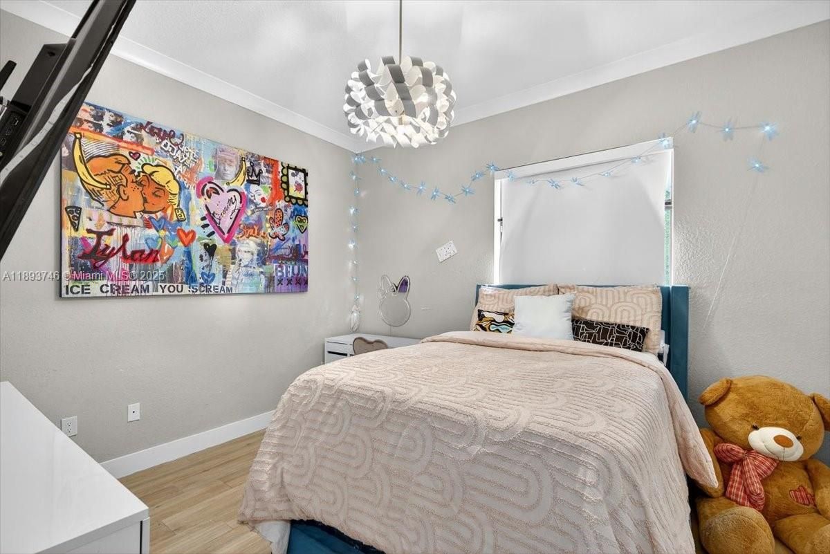Bedroom, Interior, Pendant Lights, Wood Texture Flooring