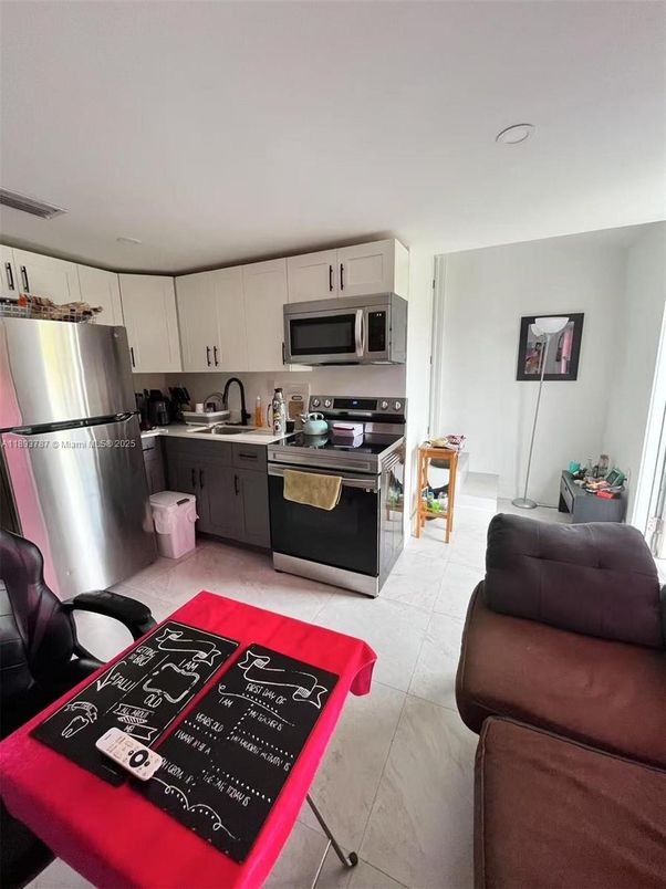 Interior, Kitchen, Living room, Recessed Lighting, Stainless Steel Appliances